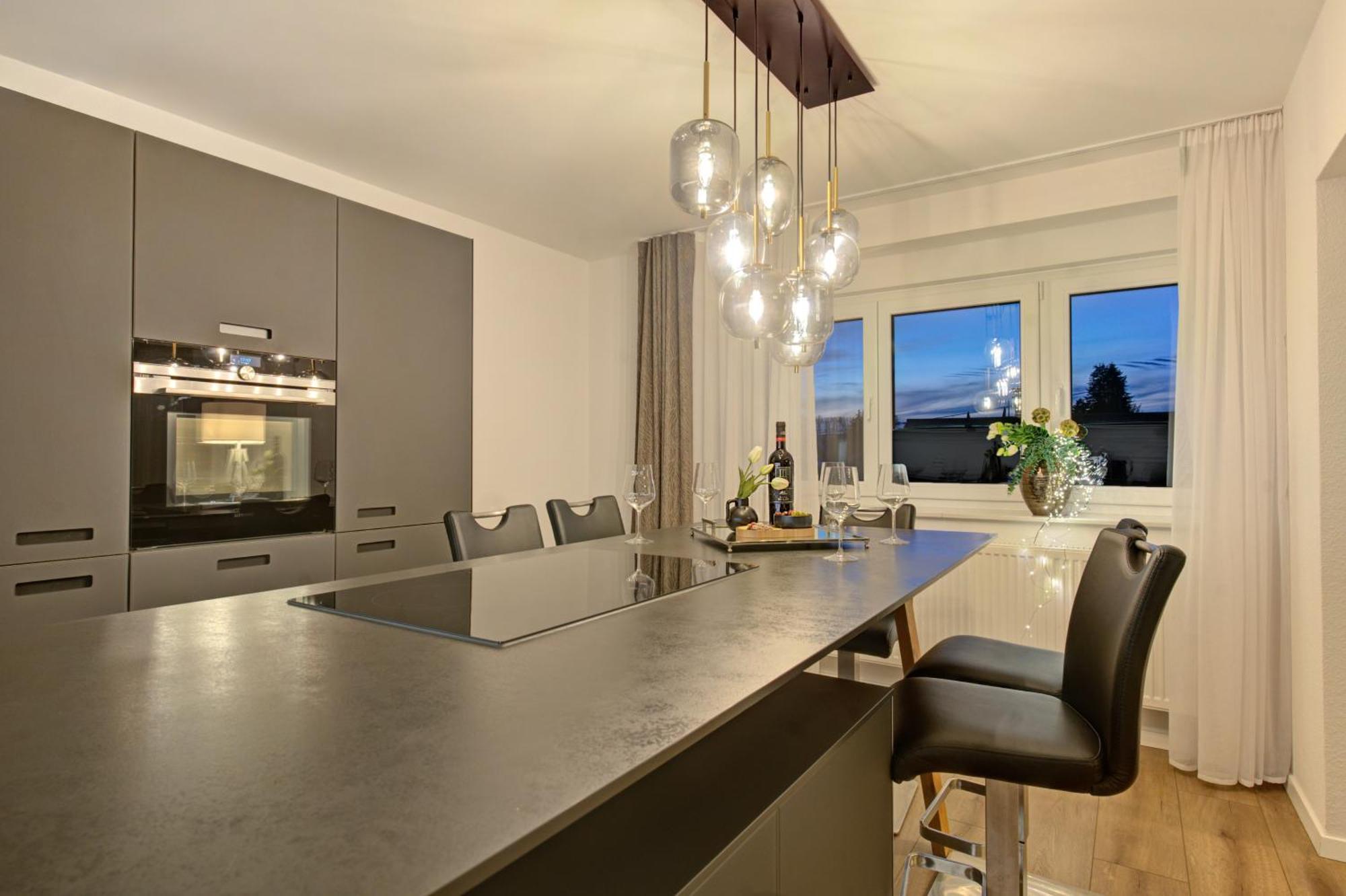 BlumenRaum Ferienwohnung 2 คาร์ลสรูเฮอ ภายนอก รูปภาพ