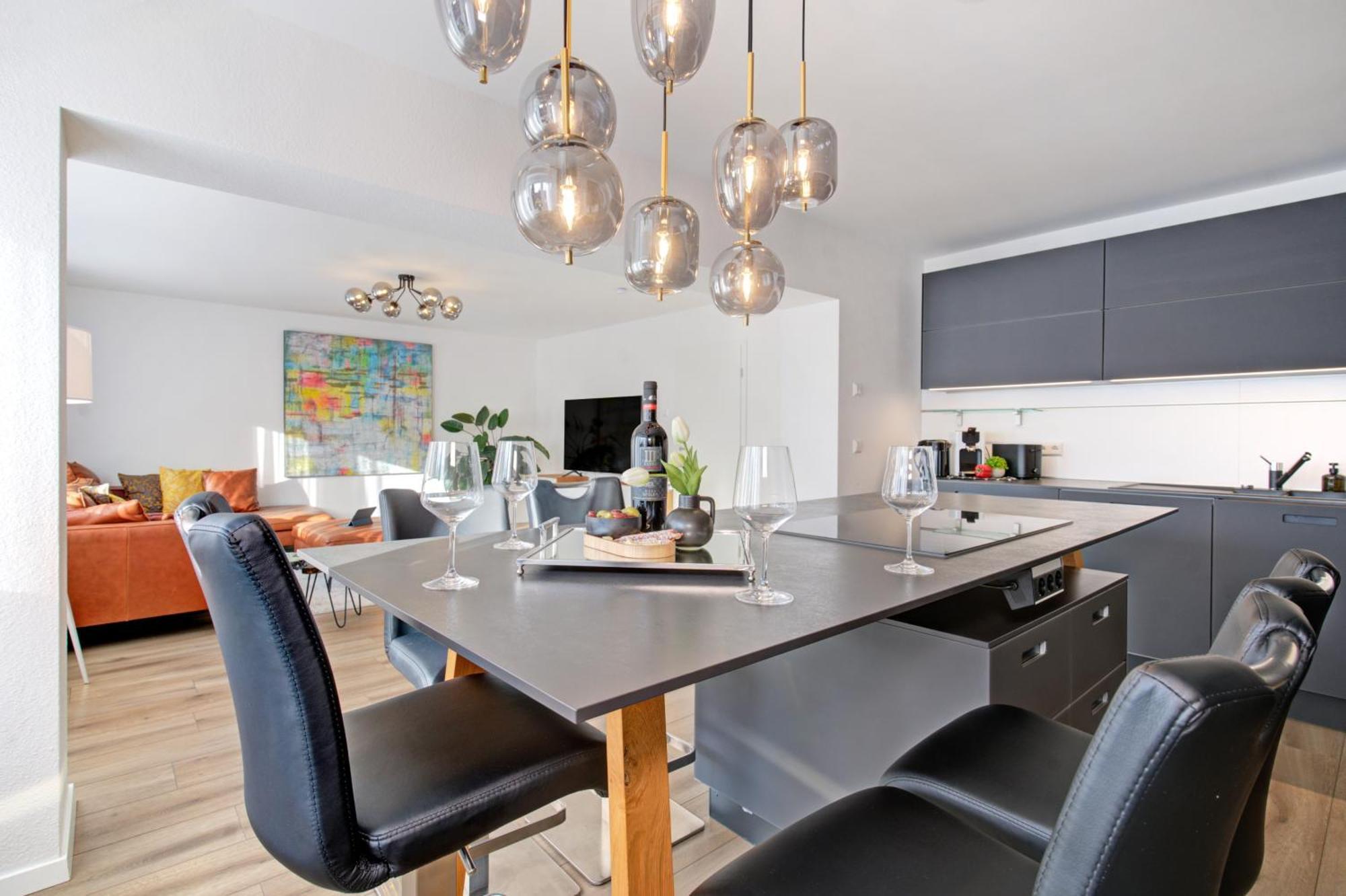 BlumenRaum Ferienwohnung 2 คาร์ลสรูเฮอ ภายนอก รูปภาพ