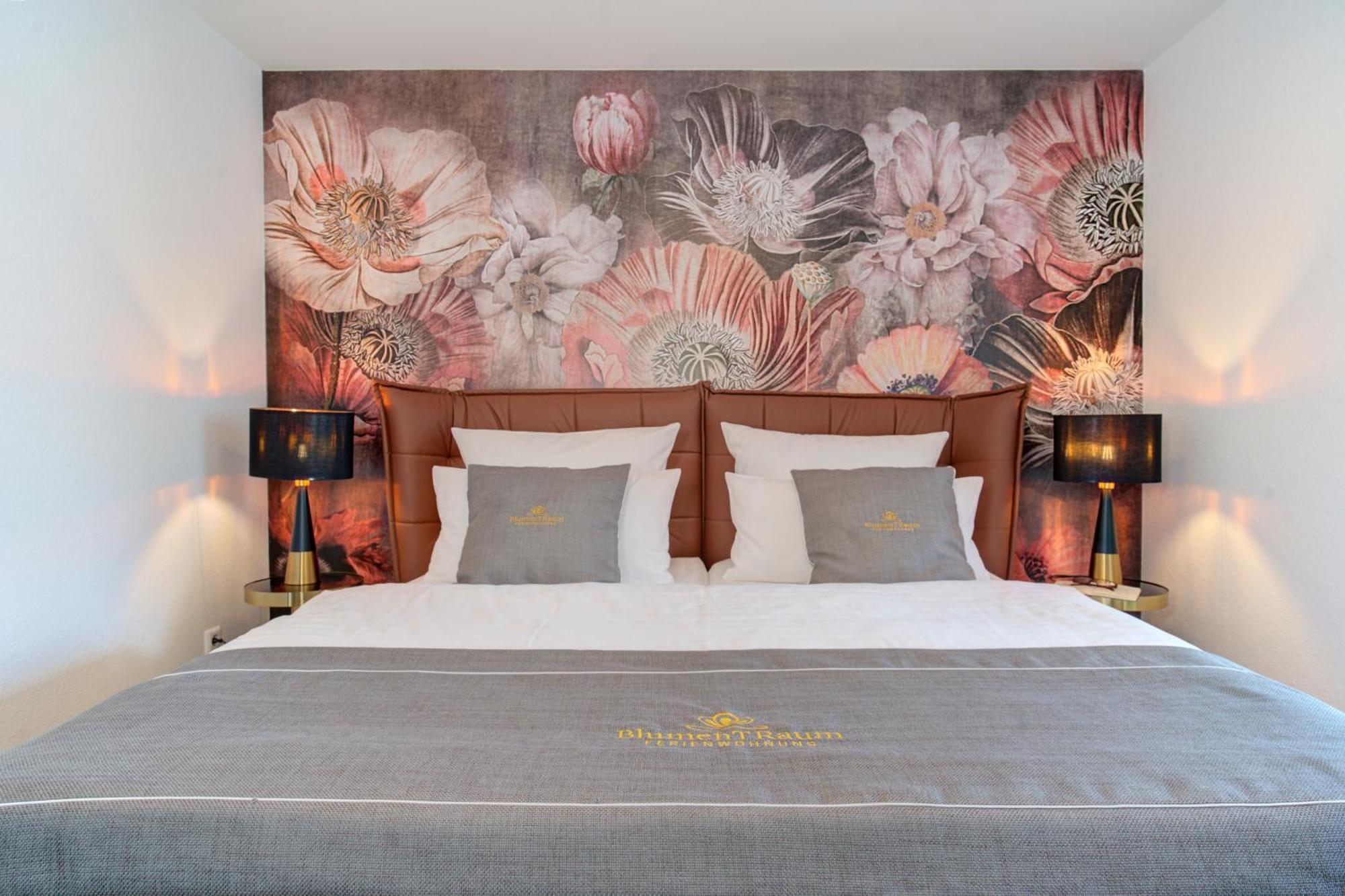BlumenRaum Ferienwohnung 2 คาร์ลสรูเฮอ ภายนอก รูปภาพ