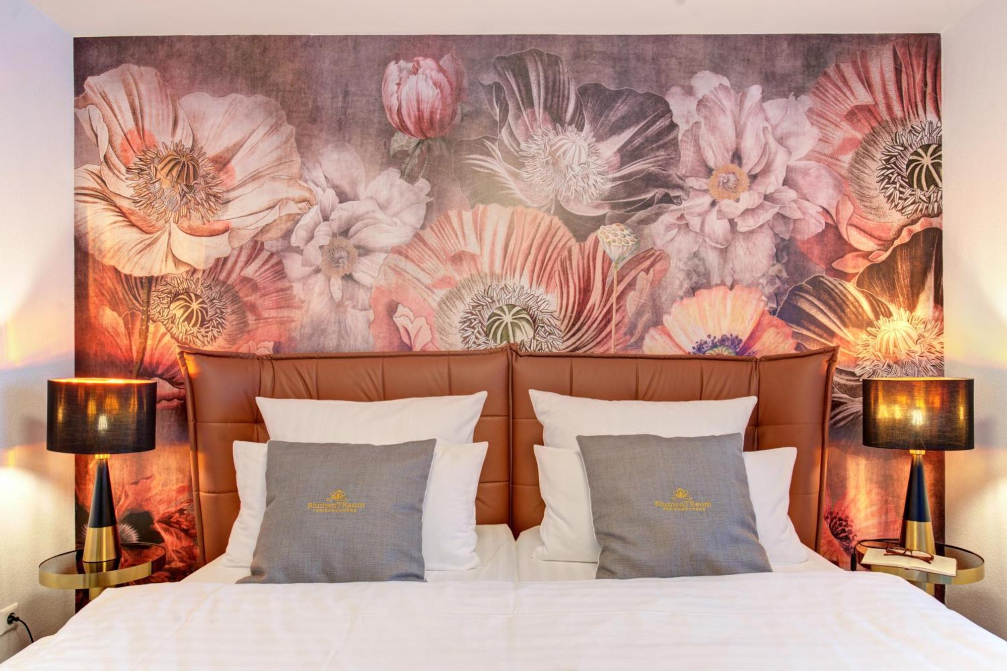 BlumenRaum Ferienwohnung 2 คาร์ลสรูเฮอ ภายนอก รูปภาพ
