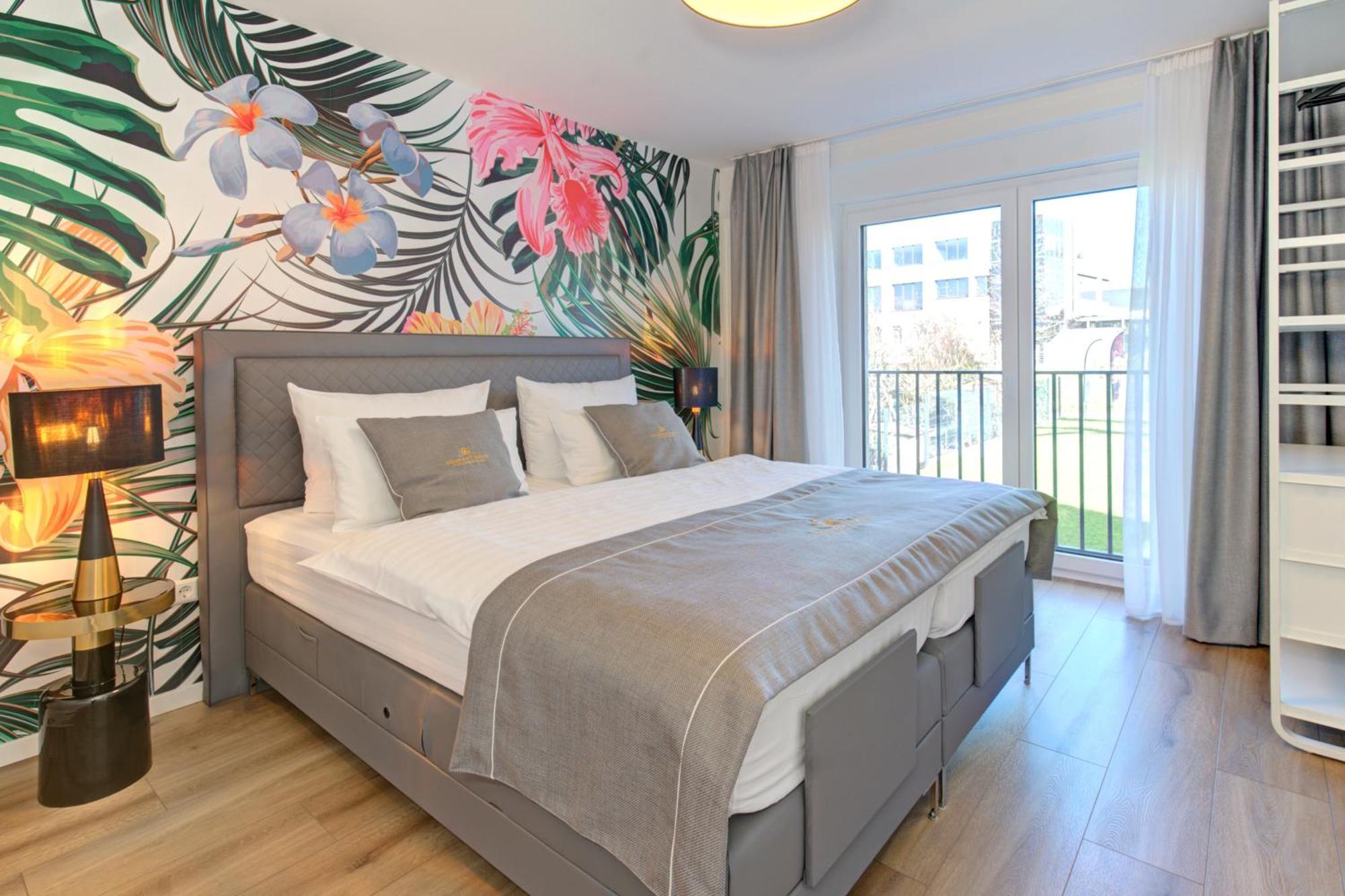 BlumenRaum Ferienwohnung 2 คาร์ลสรูเฮอ ภายนอก รูปภาพ