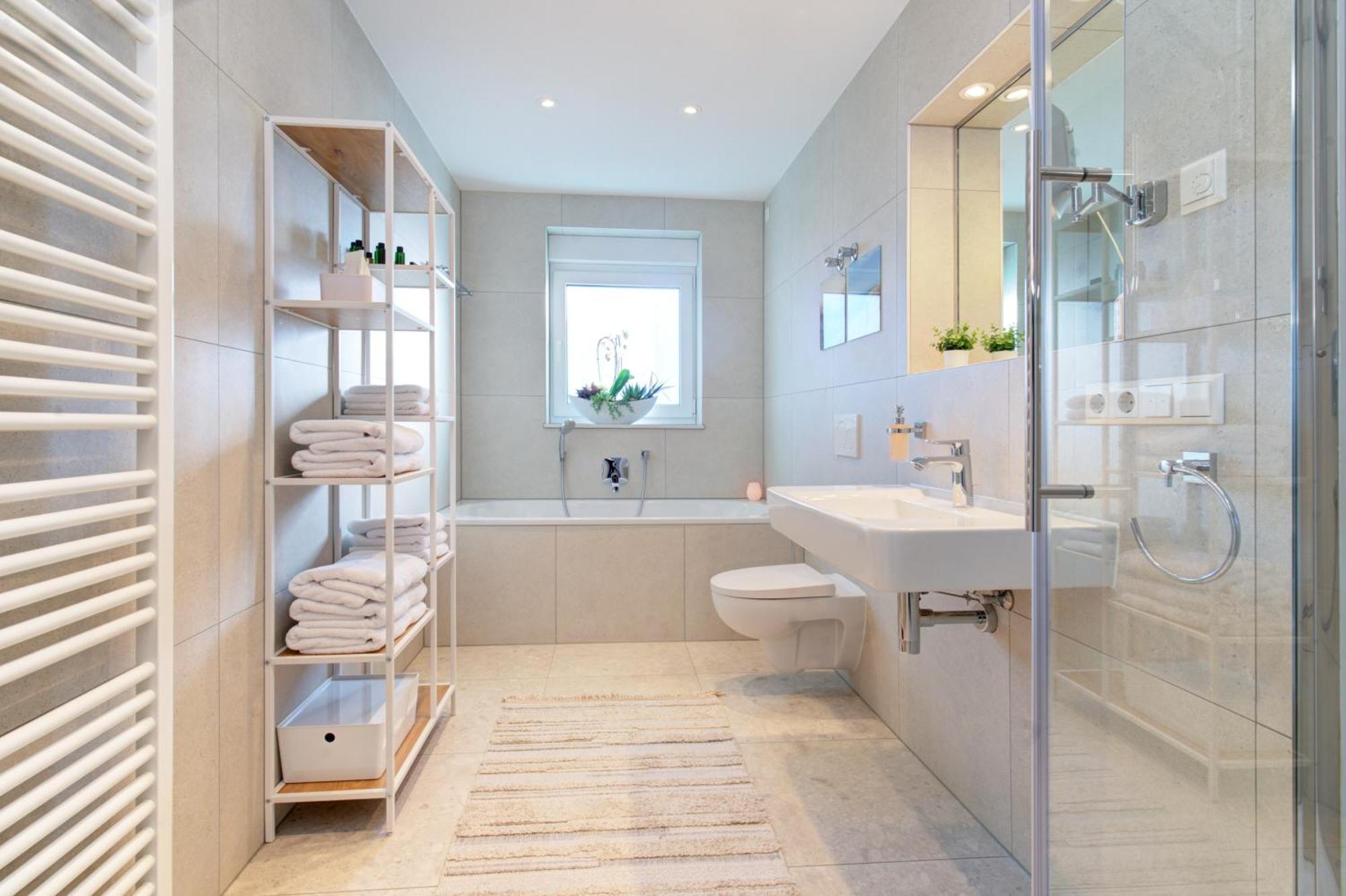 BlumenRaum Ferienwohnung 2 คาร์ลสรูเฮอ ภายนอก รูปภาพ